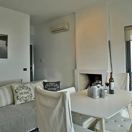 Appartement Seaview Loft Marathón